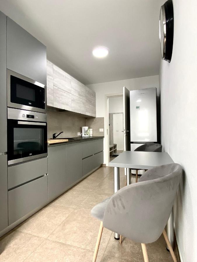 Astoria Apartment - Pet Friendly Брашов Екстер'єр фото