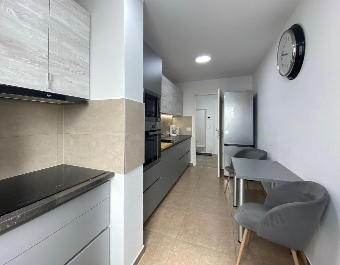 Astoria Apartment - Pet Friendly Брашов Екстер'єр фото