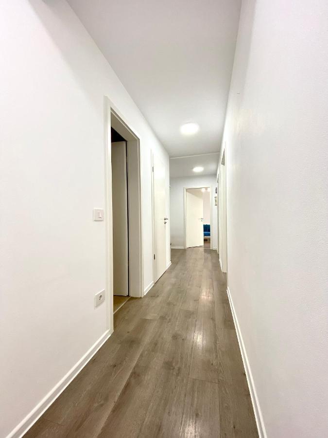 Astoria Apartment - Pet Friendly Брашов Екстер'єр фото