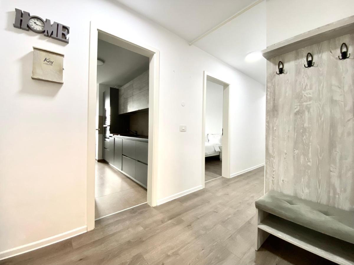 Astoria Apartment - Pet Friendly Брашов Екстер'єр фото