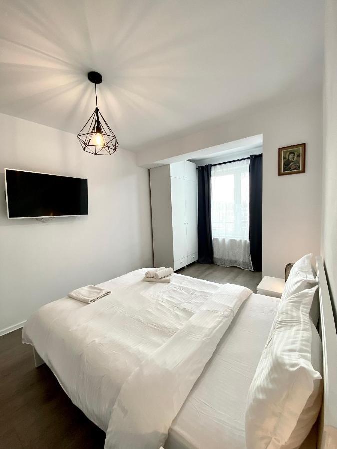 Astoria Apartment - Pet Friendly Брашов Екстер'єр фото