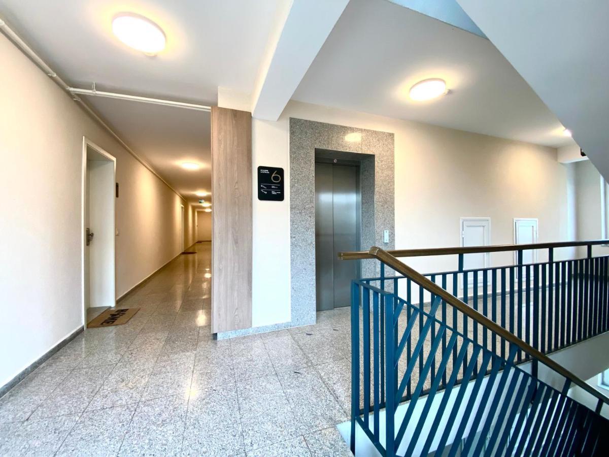 Astoria Apartment - Pet Friendly Брашов Екстер'єр фото