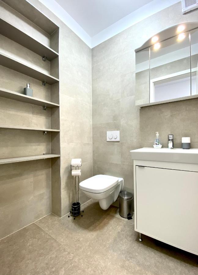 Astoria Apartment - Pet Friendly Брашов Екстер'єр фото